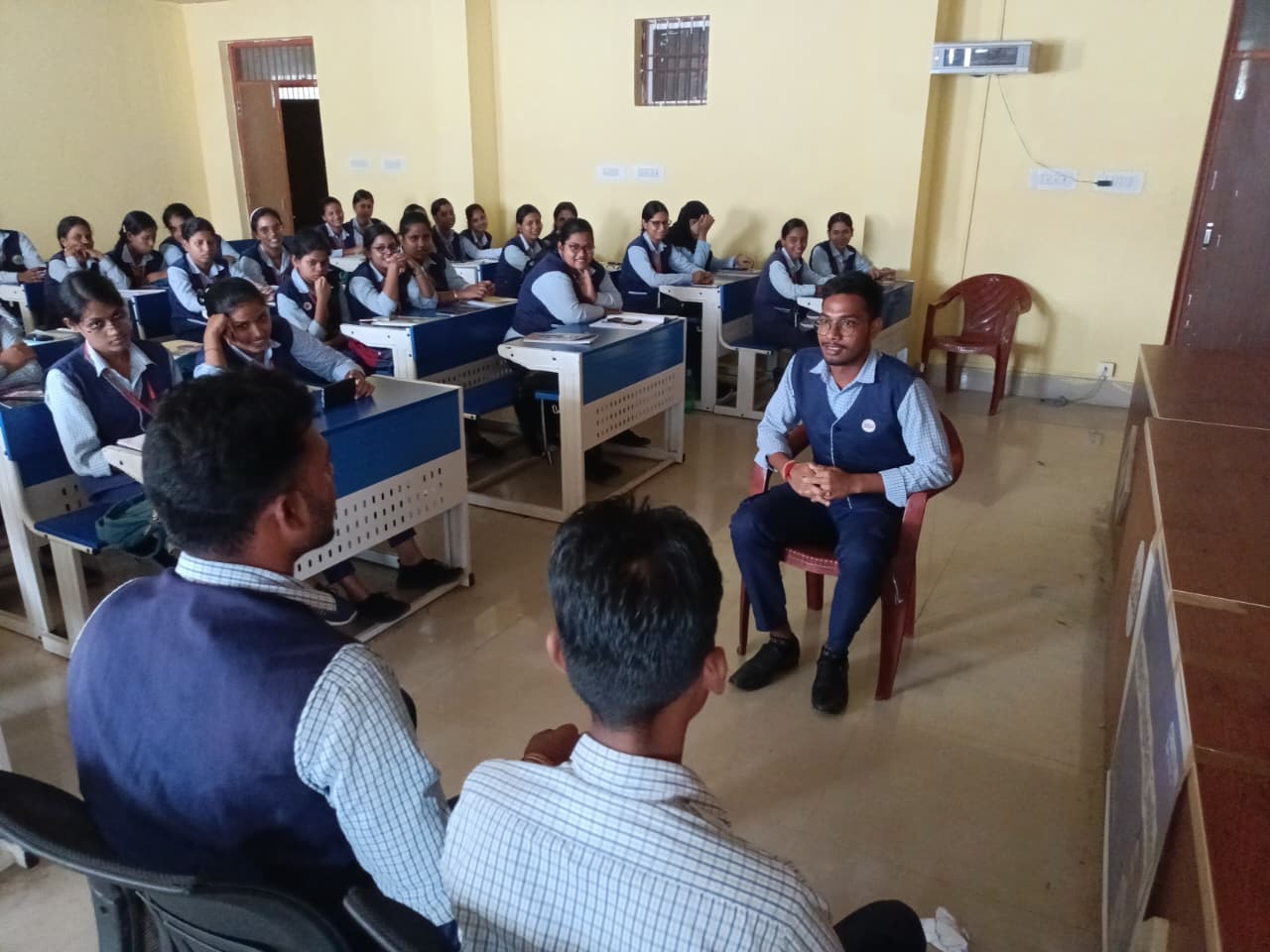 A Shikshanova Foundation facilitator leading an interactive session with students